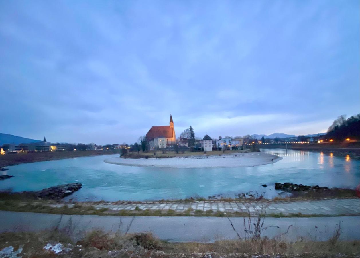 Ferienwohnung An Der Idyllischen Salzachschleife Naehe Salzburg ラウフェン エクステリア 写真