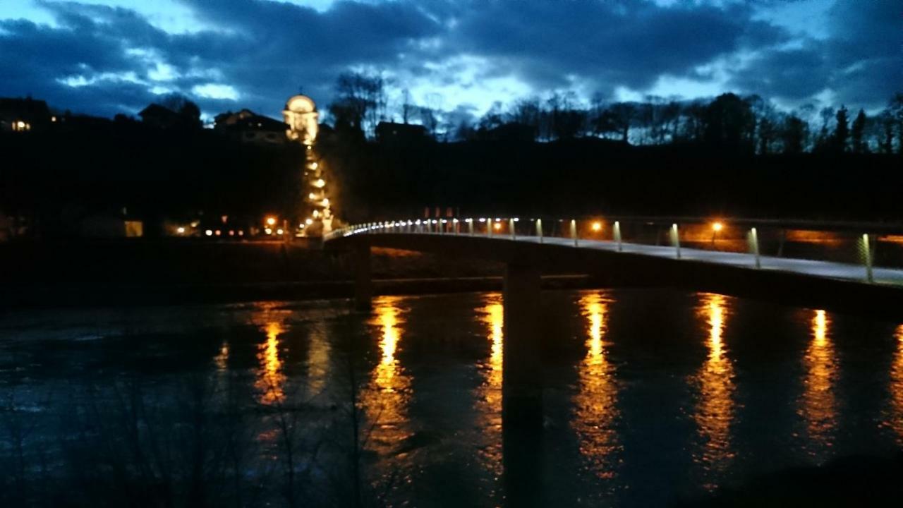 Ferienwohnung An Der Idyllischen Salzachschleife Naehe Salzburg ラウフェン エクステリア 写真