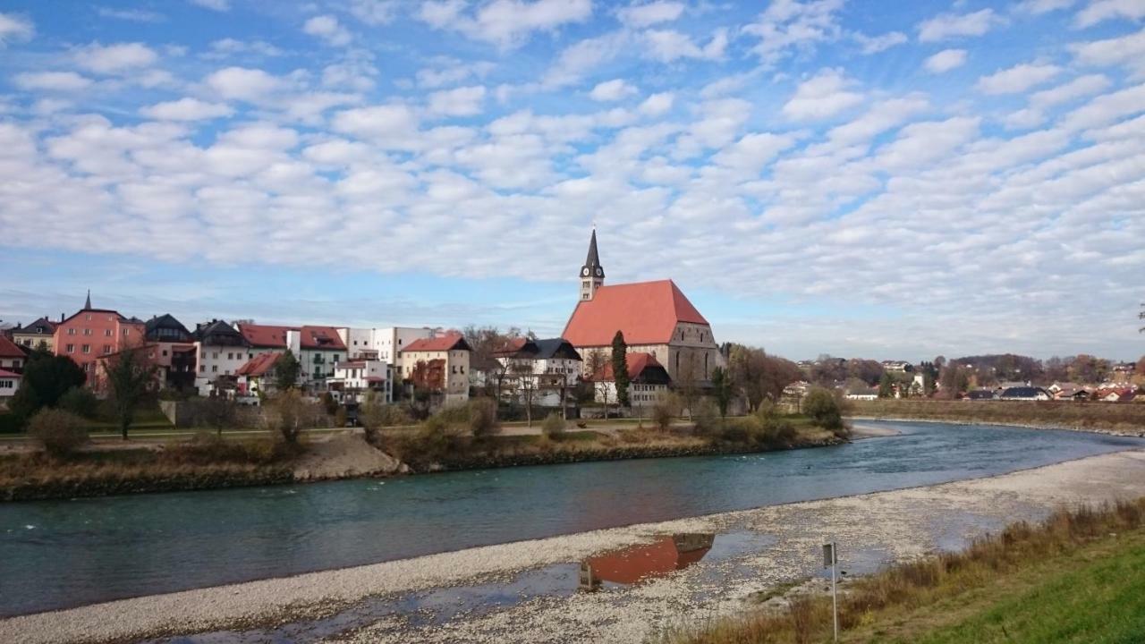 Ferienwohnung An Der Idyllischen Salzachschleife Naehe Salzburg ラウフェン エクステリア 写真